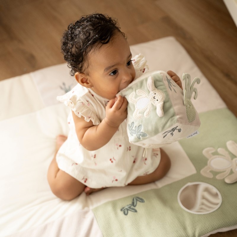 Senzorická aktivna kocka Babys Only Animals Laurel Green Warm Linen.